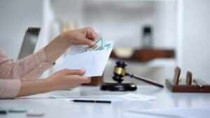 Family Lawyers Factoring Savings into Alimony in New Jersey