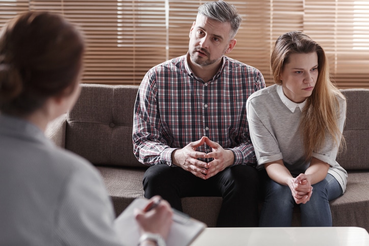 Choosing Mediation Over Divorce Court: Critical Factors to Consider