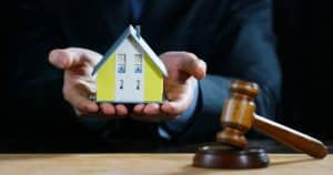 Should I hire a Real Estate Attorney when buyng or selling a property?